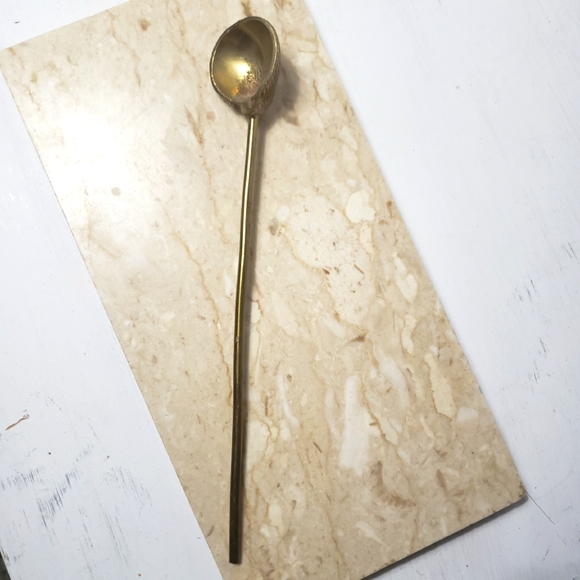 Brass shell shape candle snuffer - Picture 5 of 7
